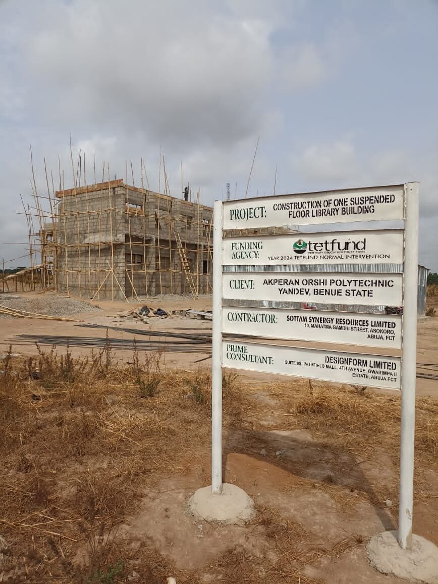Project information board on a Sottam Synergy Resources construction site